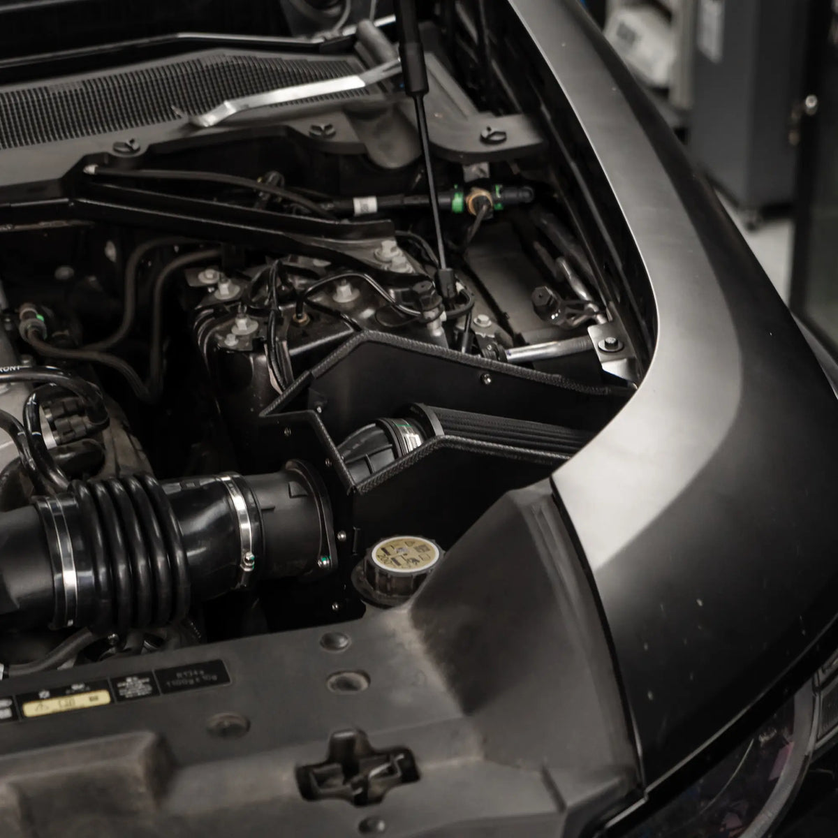BlackBoost Land Rover Defender P525 L663 5.0L V8 Supercharged Cold Air Intake System
