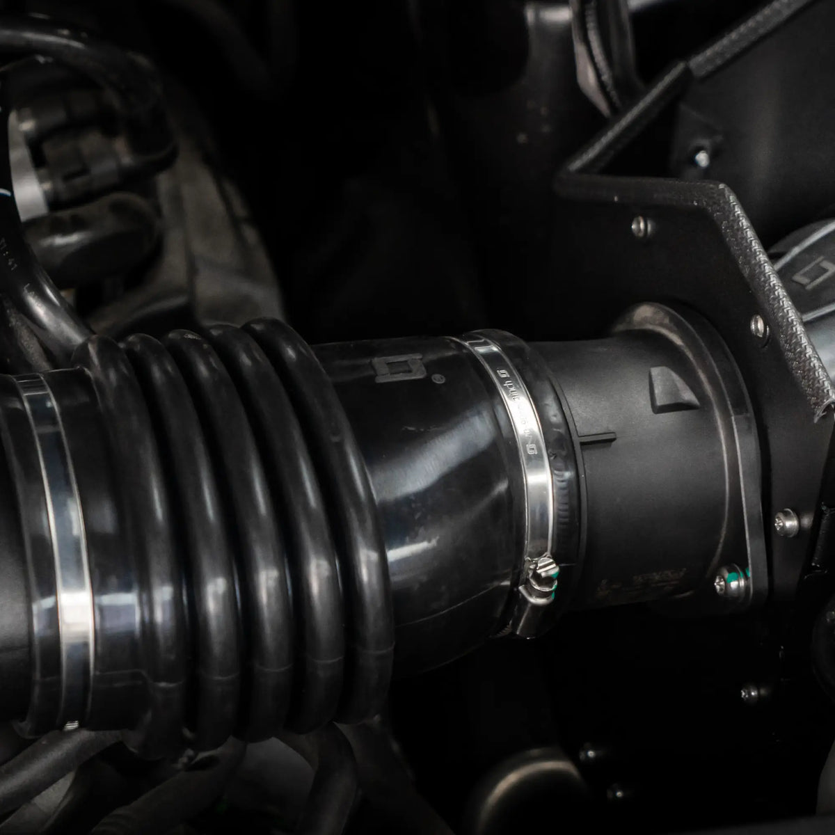 BlackBoost Land Rover Defender P525 L663 5.0L V8 Supercharged Cold Air Intake System