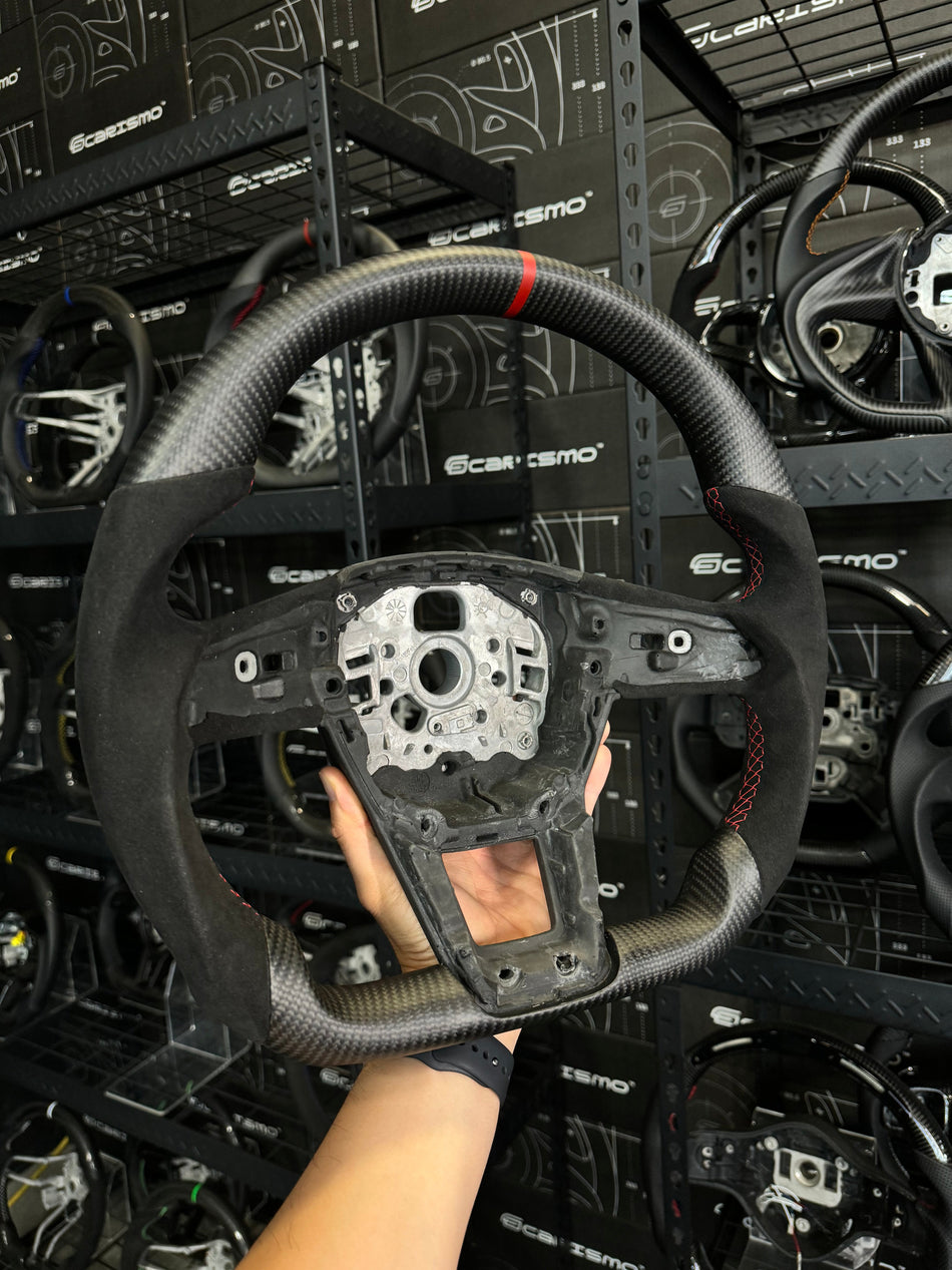 [Media/Test] Audi (C8 Wheel) - Sport - Matte Carbon - Alcantara - Red Stitching - Red Stripe (No Trim)