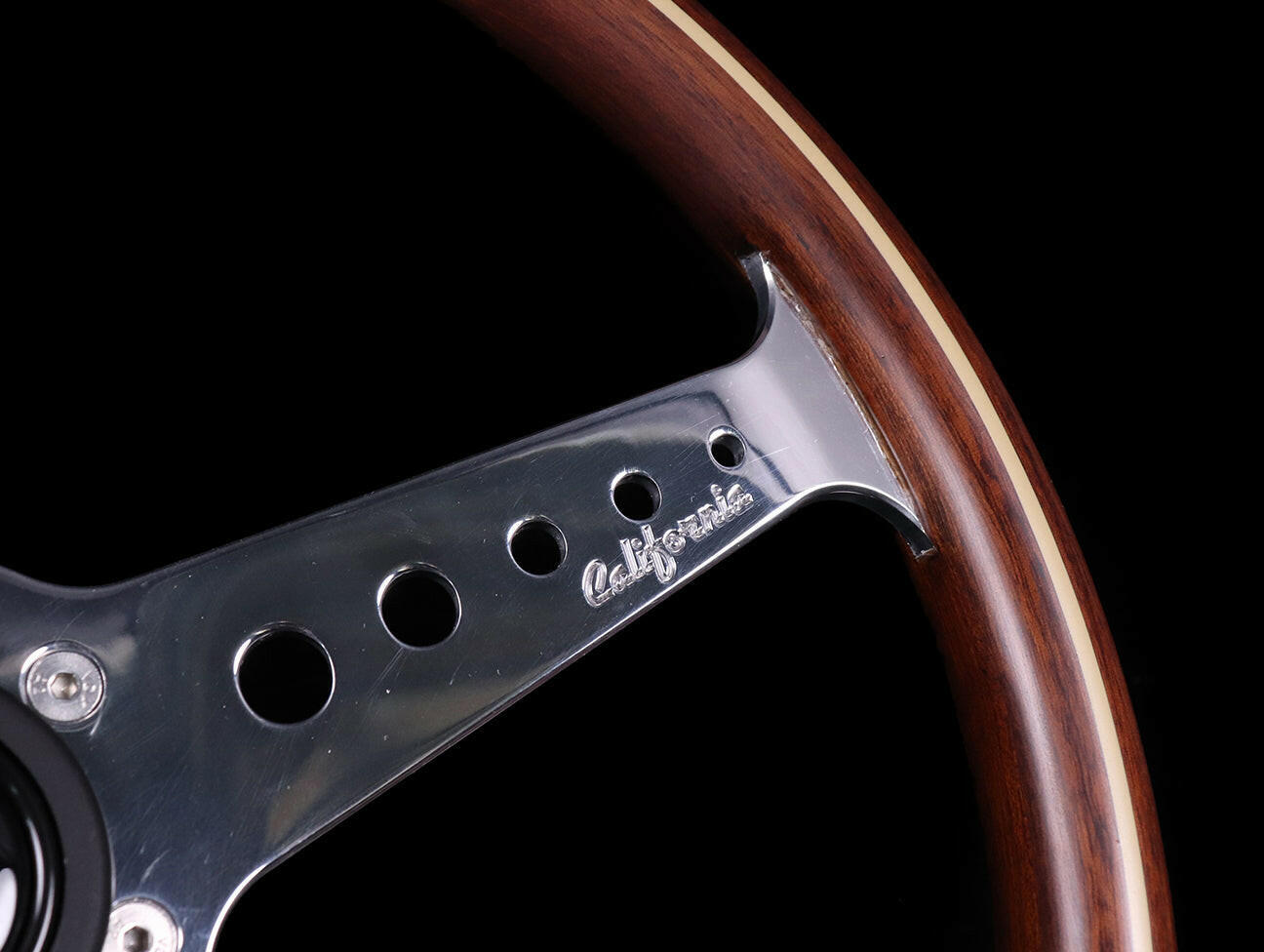 Momo California Wood 360mm Steering Wheel.