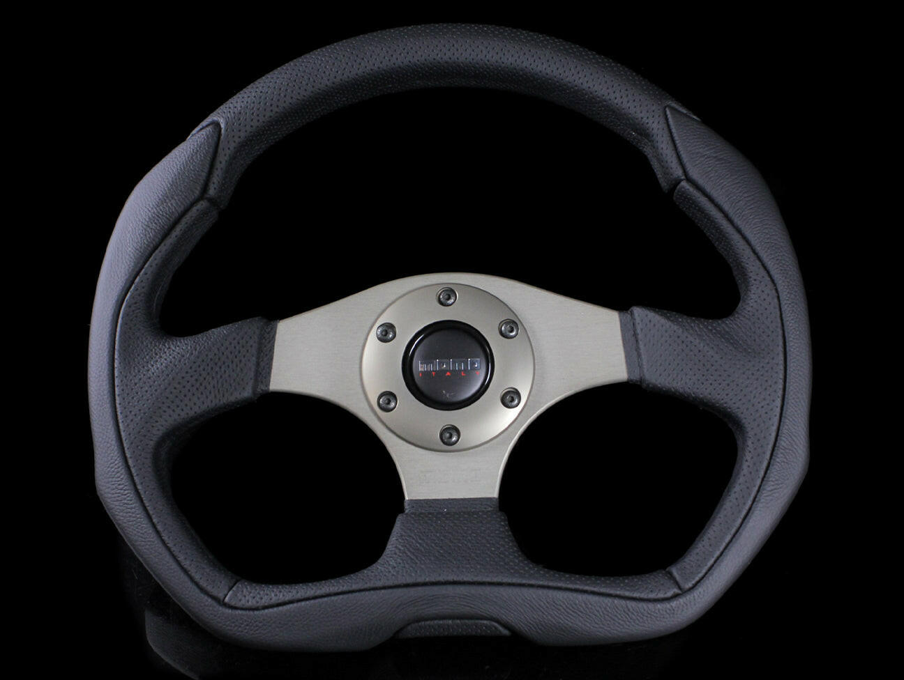 Momo Eagle 350mm Steering Wheel.