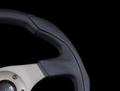 Momo Eagle 350mm Steering Wheel.