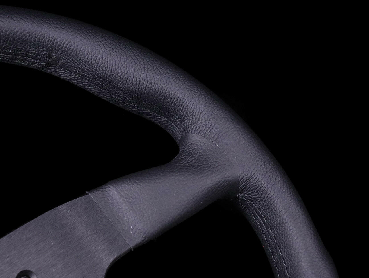 Momo Monte Carlo Steering Wheel - Leather w/ Black Stitch.