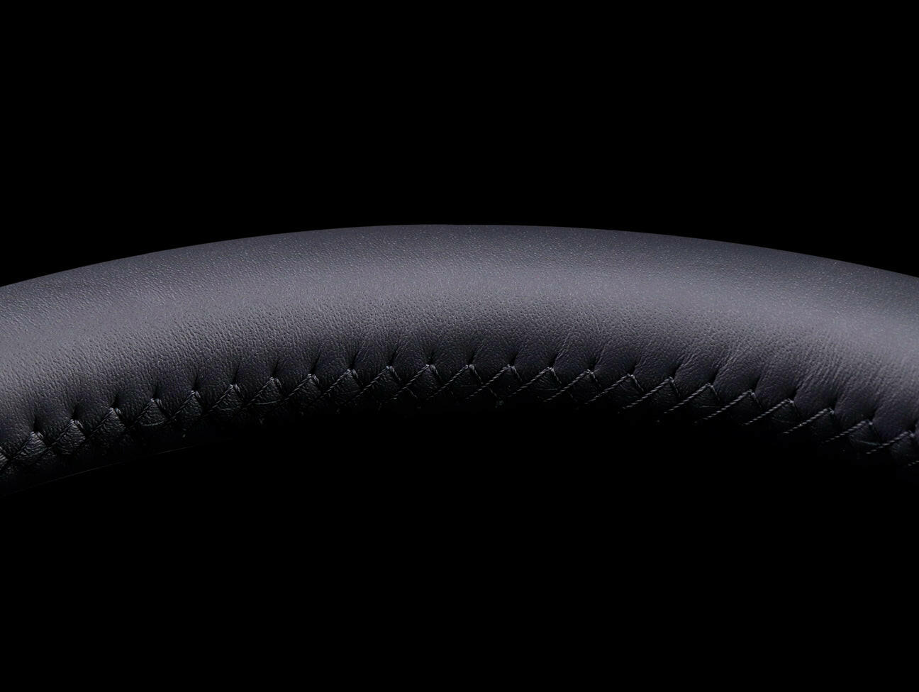 Momo 350mm Prototipo Steering Wheel - Black Edition.