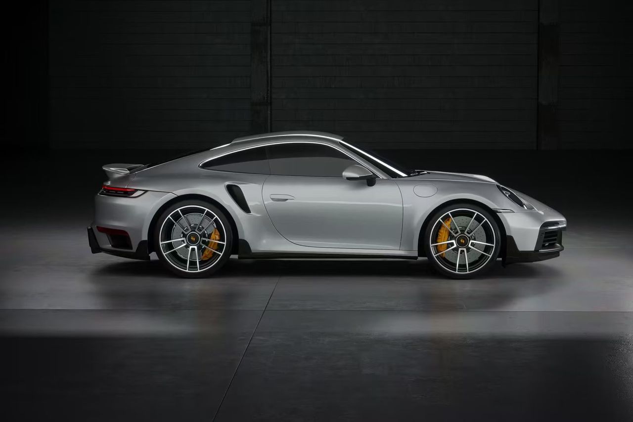 Dry Carbon Fiber Side Skirts w/ Winglet - porsche 911 992 Turbo S.