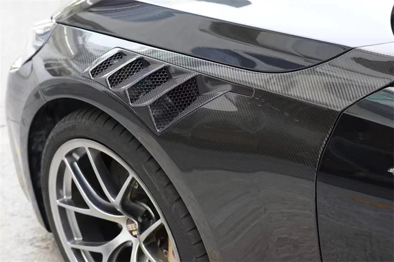 Vented Dry Carbon Fiber Front Fenders With Blades - BMW G87.