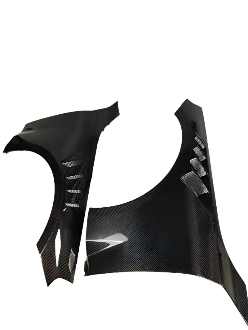Vented Dry Carbon Fiber Front Fenders With Blades - BMW G87.