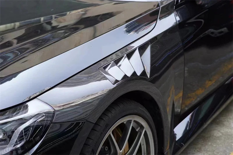 Vented Dry Carbon Fiber Front Fenders With Blades - BMW G87.