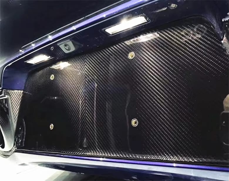 OEM style Dry Carbon Fiber Rear diffuser - Porsche 911 992 Carrera.