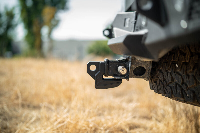 DV8 Offroad Universal Hitch Skid Plate - Black