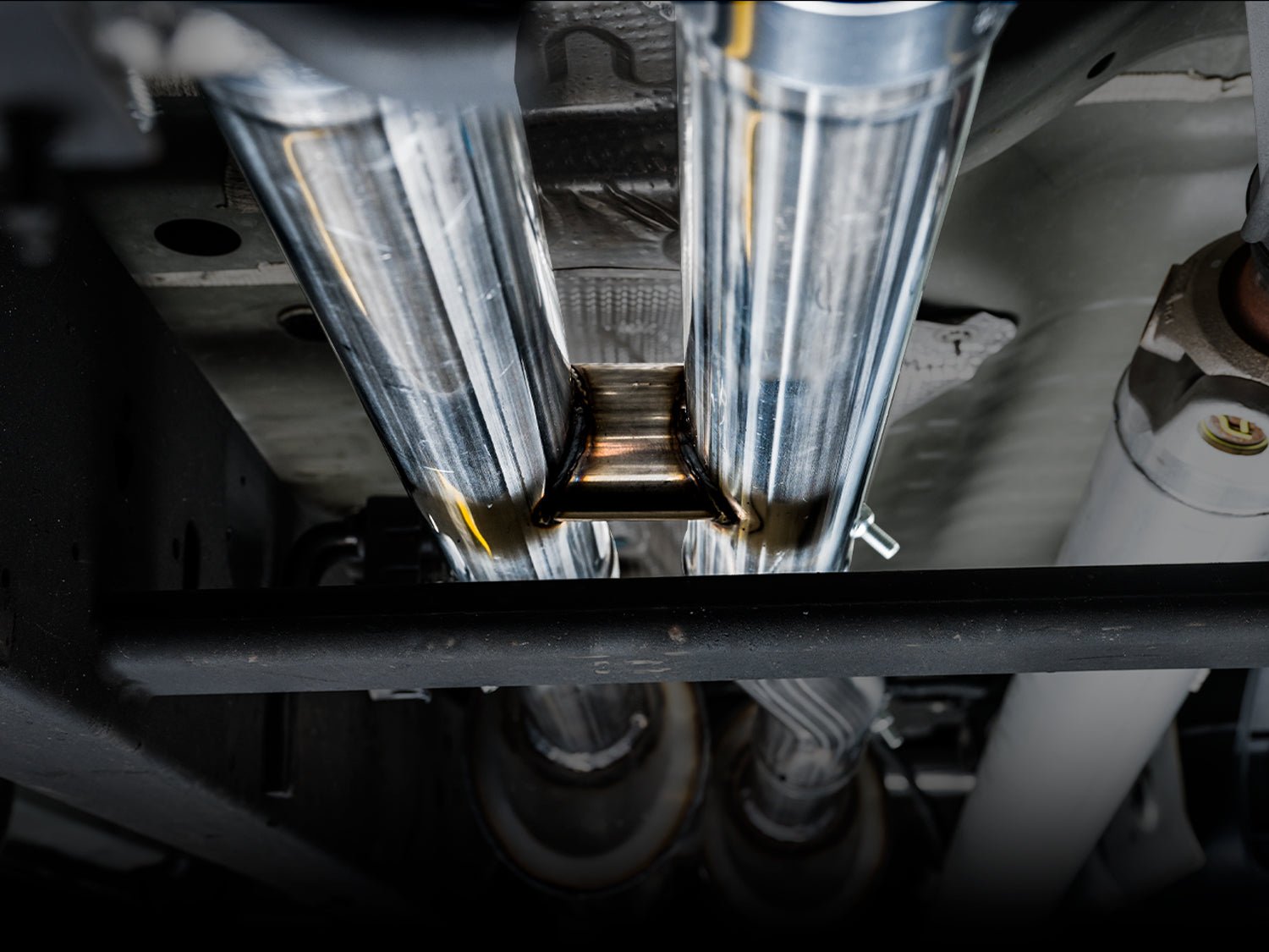 AWE 0FG Exhaust Suite for the 4th Gen Silverado/Sierra 6.2L.