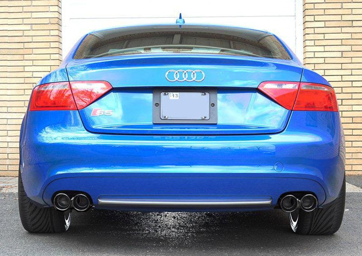 AWE TRACK AND TOURING EDITION EXHAUSTS FOR B8 AUDI S5 4.2L.