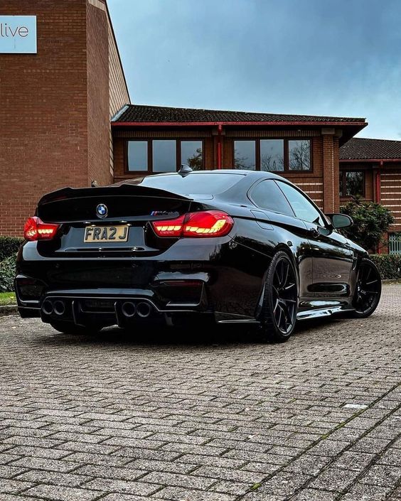 PSM Style High Kick Carbon Fiber Trunk Spoiler - BMW F82 / F83 M4.