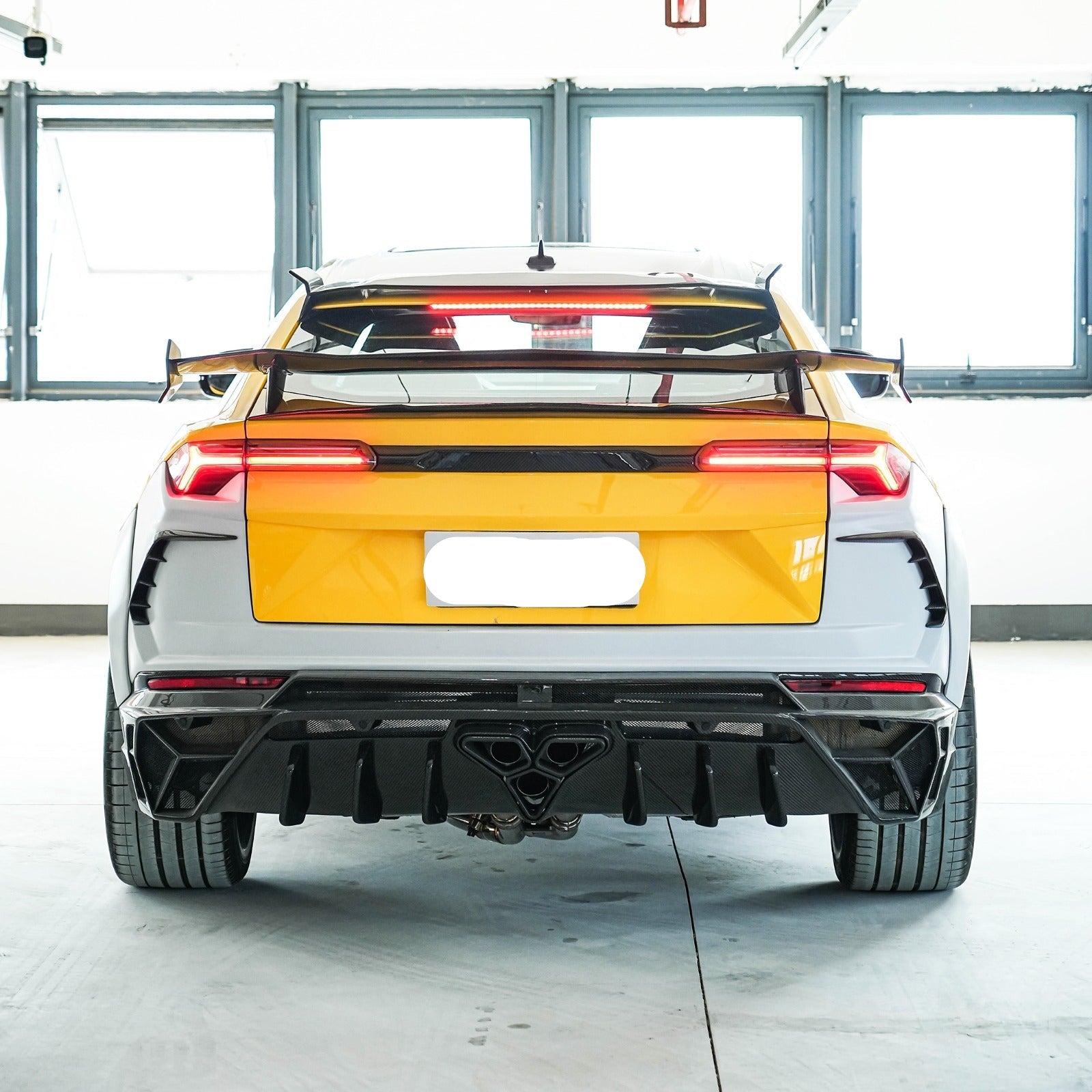Full Carbon Fiber M Style V2 Conversion Body Kit - Lamborghini Urus