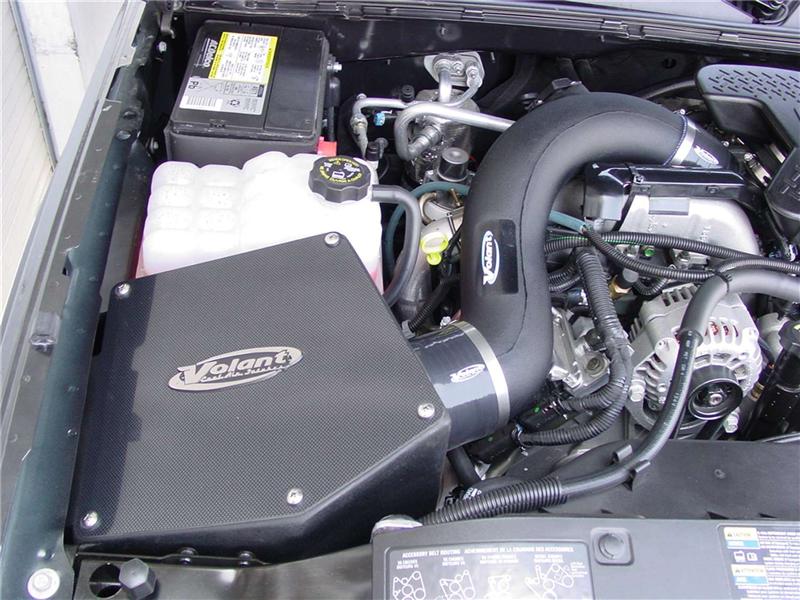 Volant 04-05 Chevrolet Silverado / GMC Sierra 2500HD 6.6 V8 Primo Closed Box Air Intake System