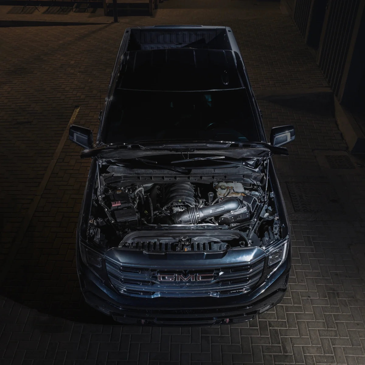 BlackBoost GMC Sierra/Silverado/Yukon Chevy Tahoe/Suburban – 5.3L V8 L83 N/A Cold Air Intake System