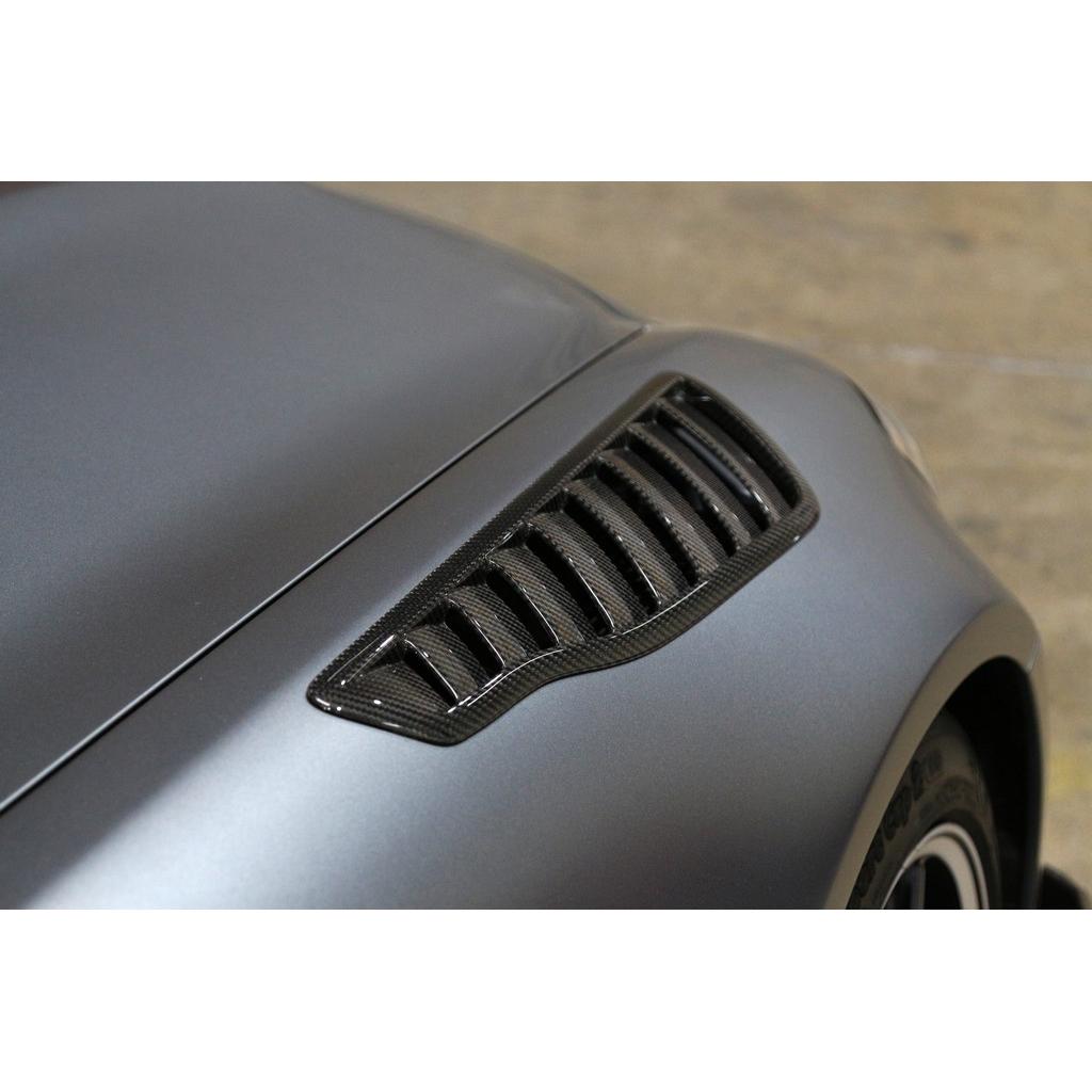 mercedes-benz-amg-gtr-pro-fender-vents-2020