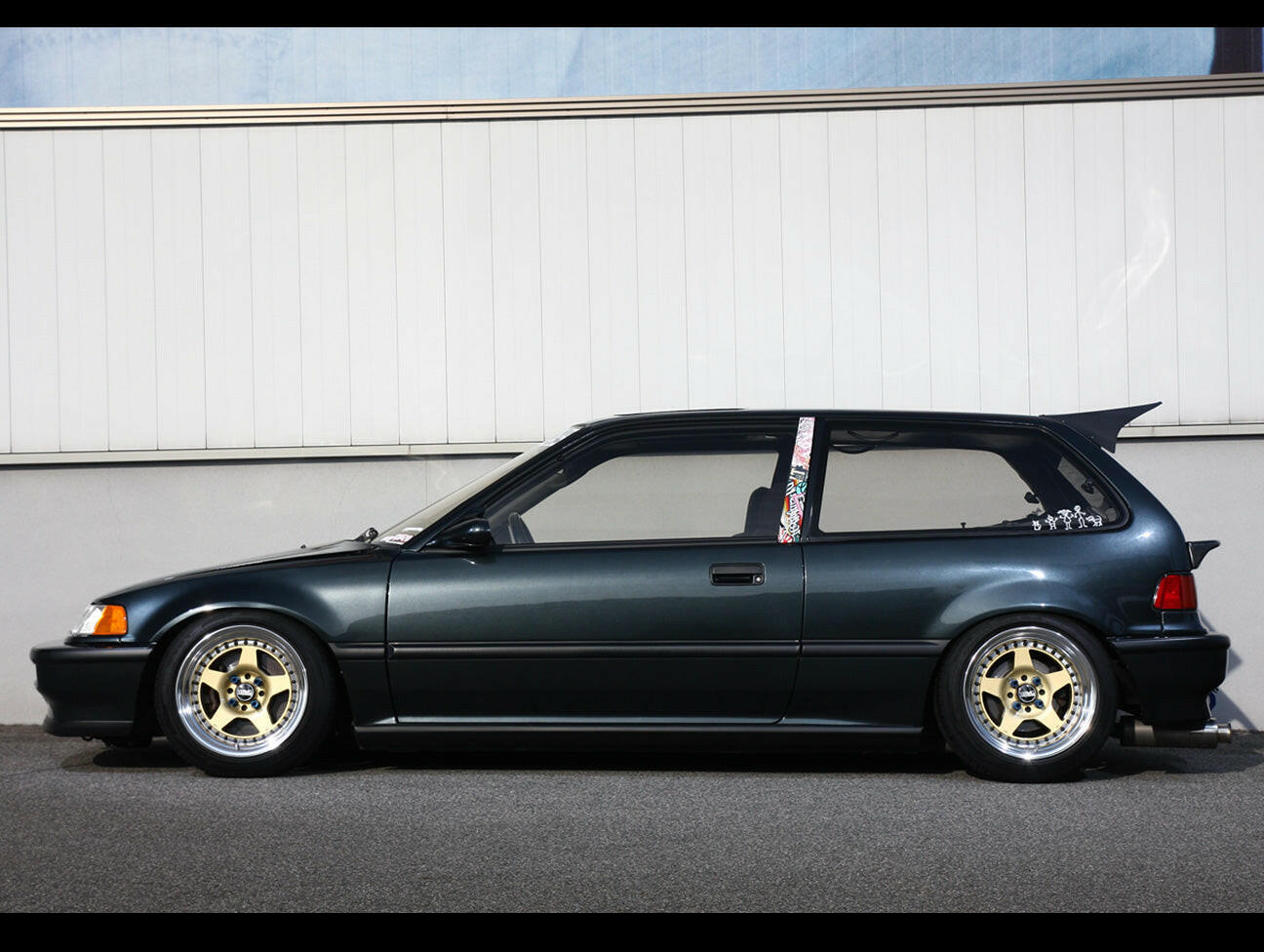 Osaka JDM Rear Carbon Fiber ”Devil Wing” - 88-91 Civic Hatchback.