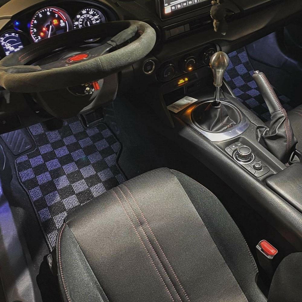 P2M Checkered Race Floor Mats | 2016-2021 Mazda MX-5 Miata (P2-CPTNDMIADG-TP).