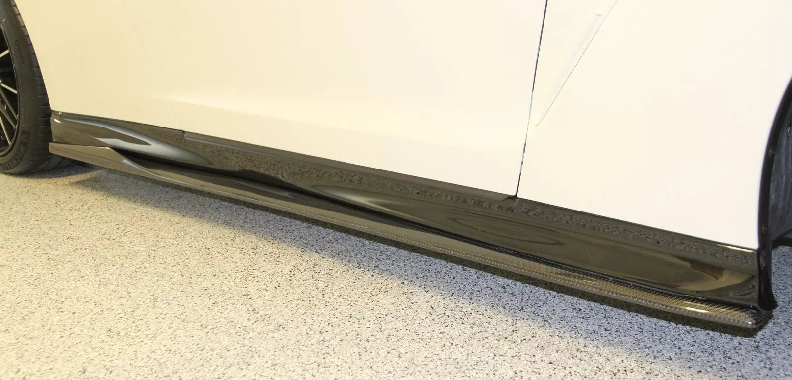 Carbon Fiber Side Skirt Extension - Nissan GTR R35 2017.