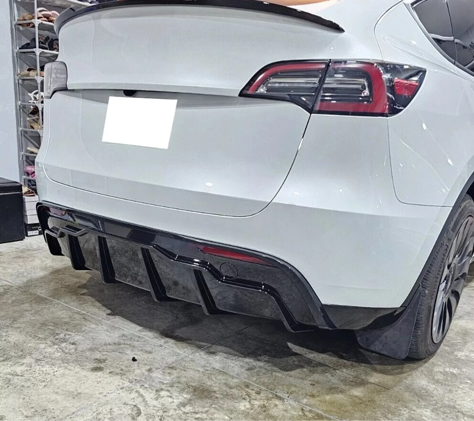 Gloss Black Rear Diffuser V1  - 20-24 Tesla Model Y.