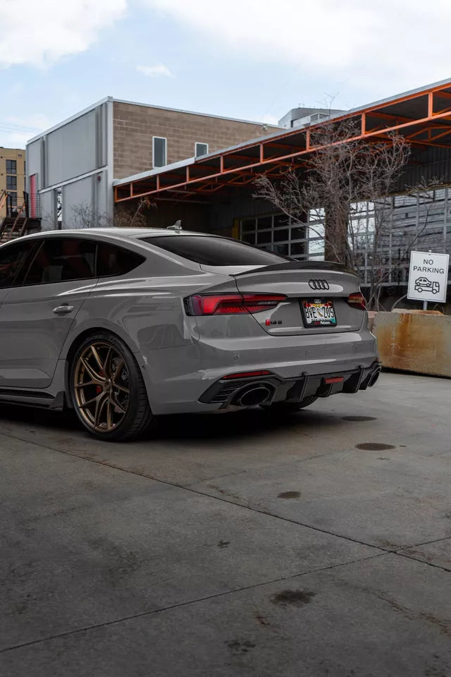 Carbon Fiber Rear Diffuser w/ LED  - RS5 2020+.