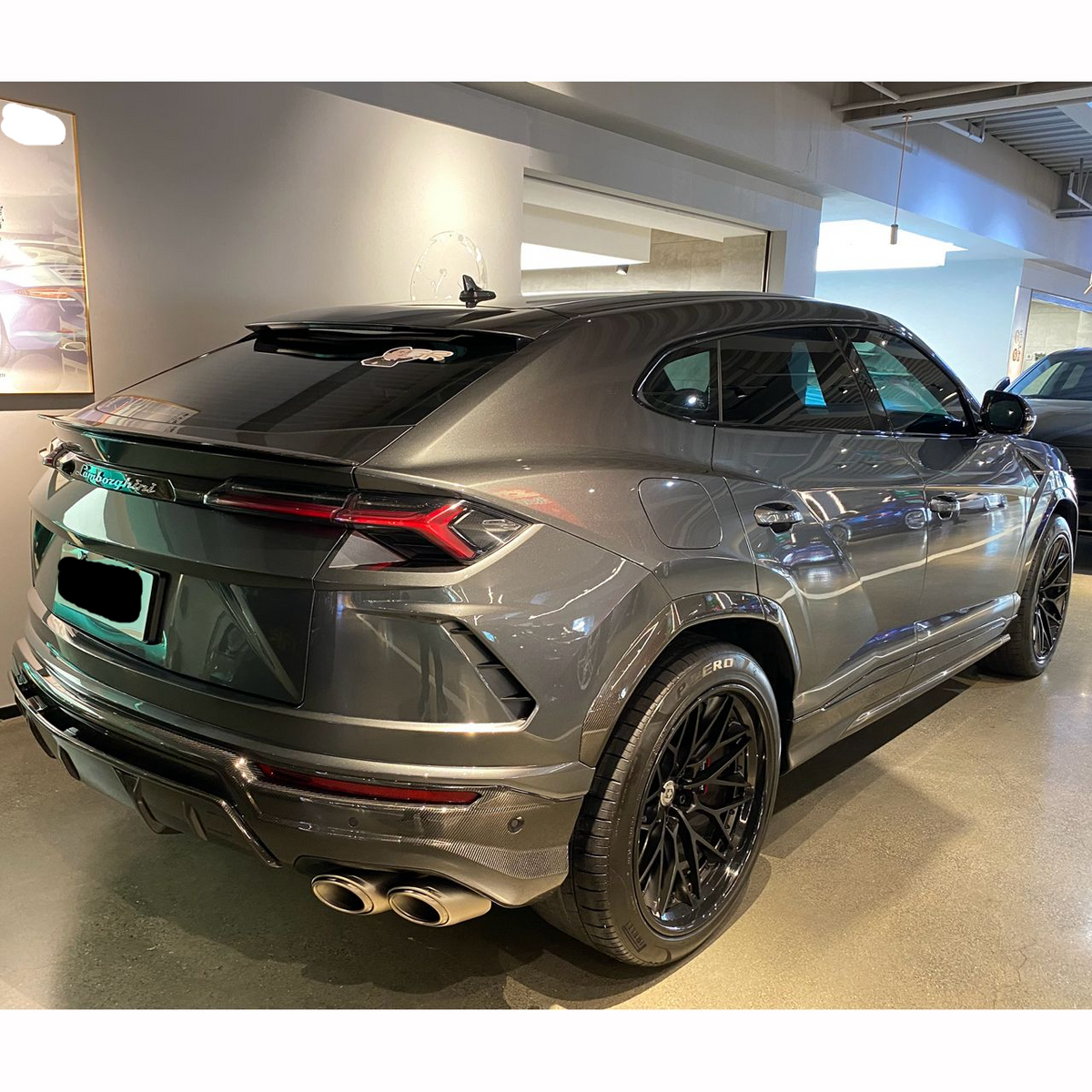 Carbon Fiber Fender Flare Trim - Lamborghini Urus