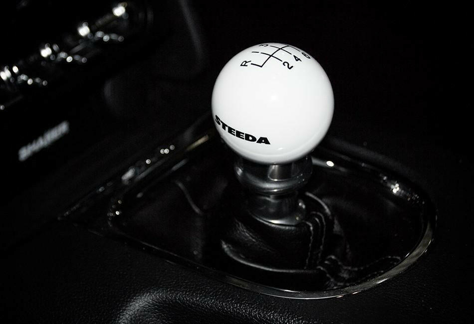 Steeda S550 6-Speed Shift Knob - White | 2015-2017 Ford Mustang (203-E226ULSI20).